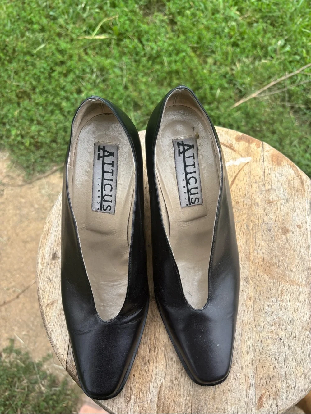 Vintage 90s Italian Black Leather Square Toe Block Heels V-Vamp 38 7.5 8